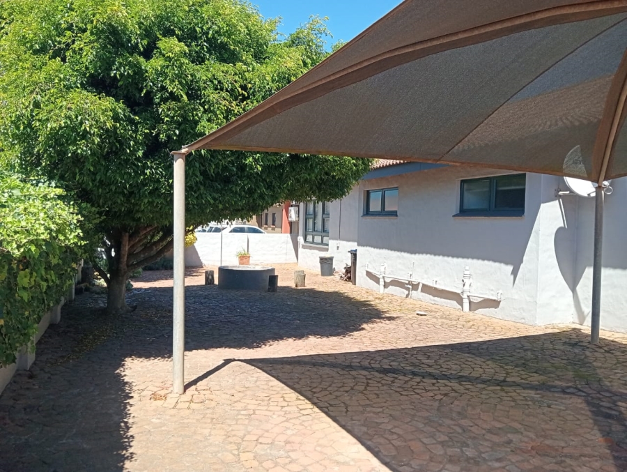 To Let 4 Bedroom Property for Rent in C Place Eastern Cape